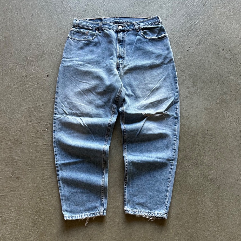 Vintage 90s Levis 560 Jeans Mens 38x30 Blue Light Denim Loose Fit Tapered USA